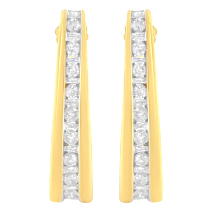 Aretes de aro en J de engaste de canal con diamantes de 1 ct. p.t. en oro amarillo de 10K, foto 4