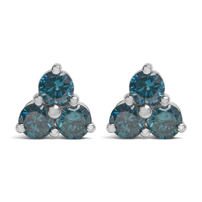 Aretes de botón de trío con diamantes azules tratados de 1 1/3 ct. p.t. en oro blanco de 14K, foto 1