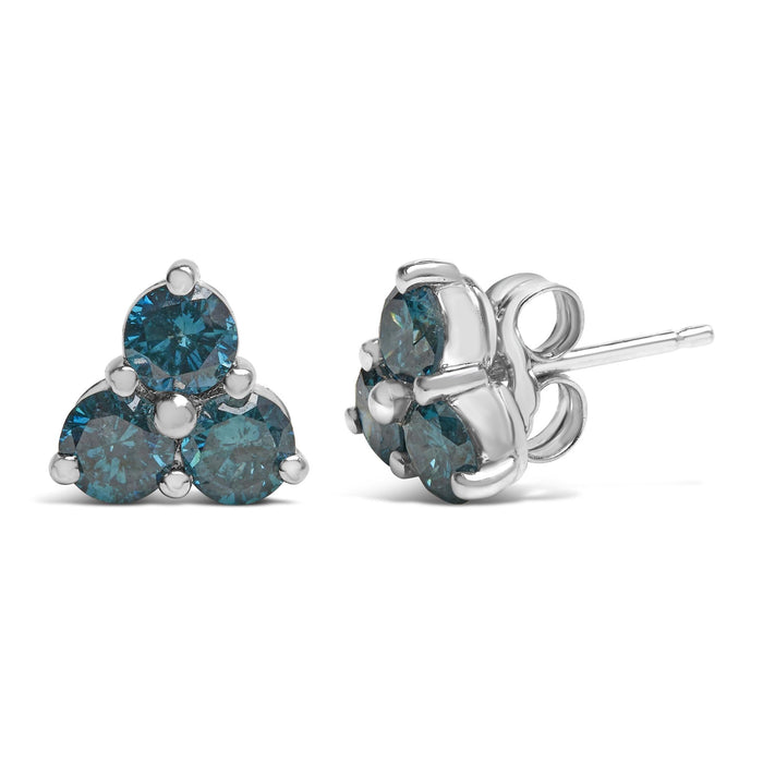 Aretes de botón de trío con diamantes azules tratados de 1 1/3 ct. p.t. en oro blanco de 14K, foto 2