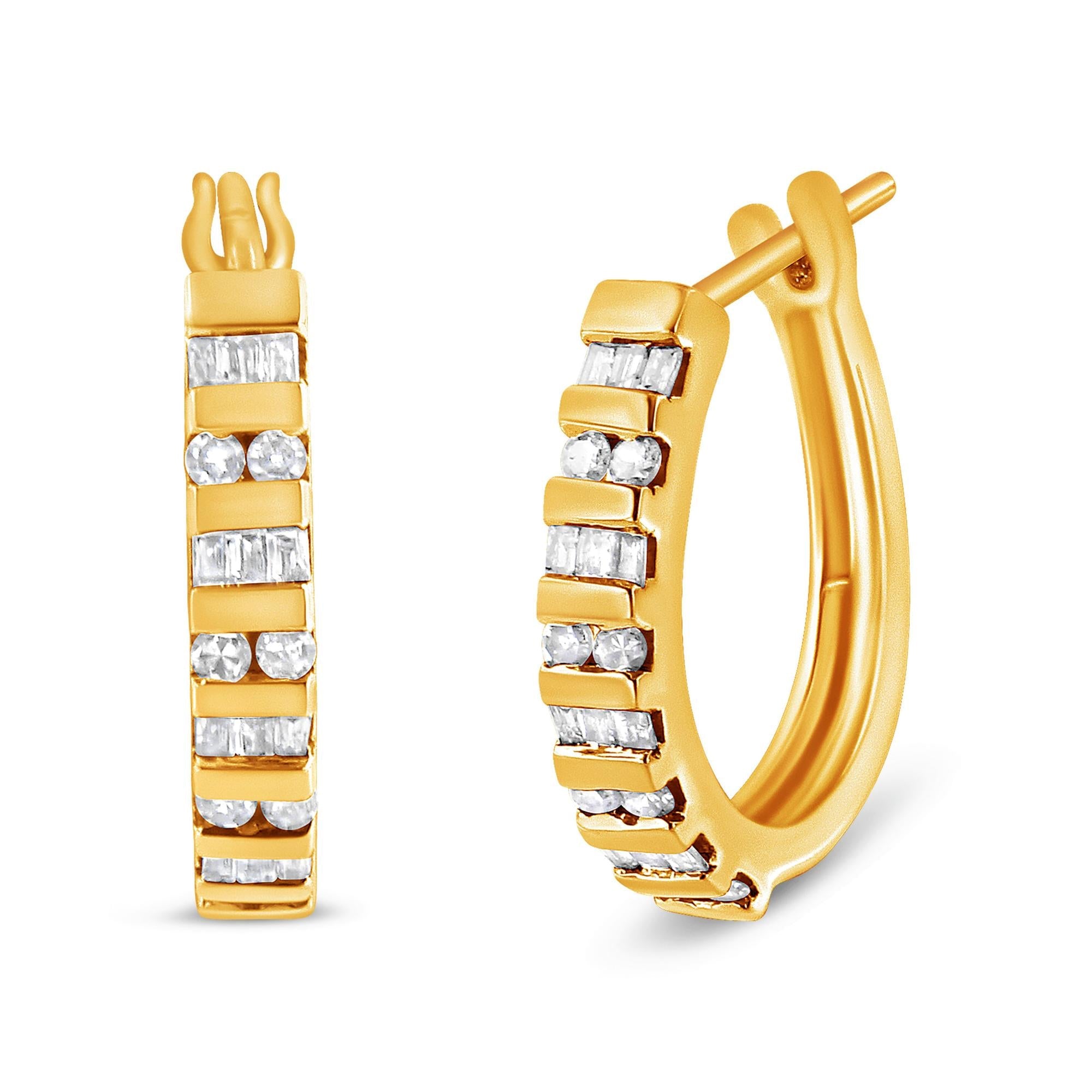 Aretes de aro con diamantes redondos y talla baguette de 1 ct. p.t. en oro de 10K, foto 2