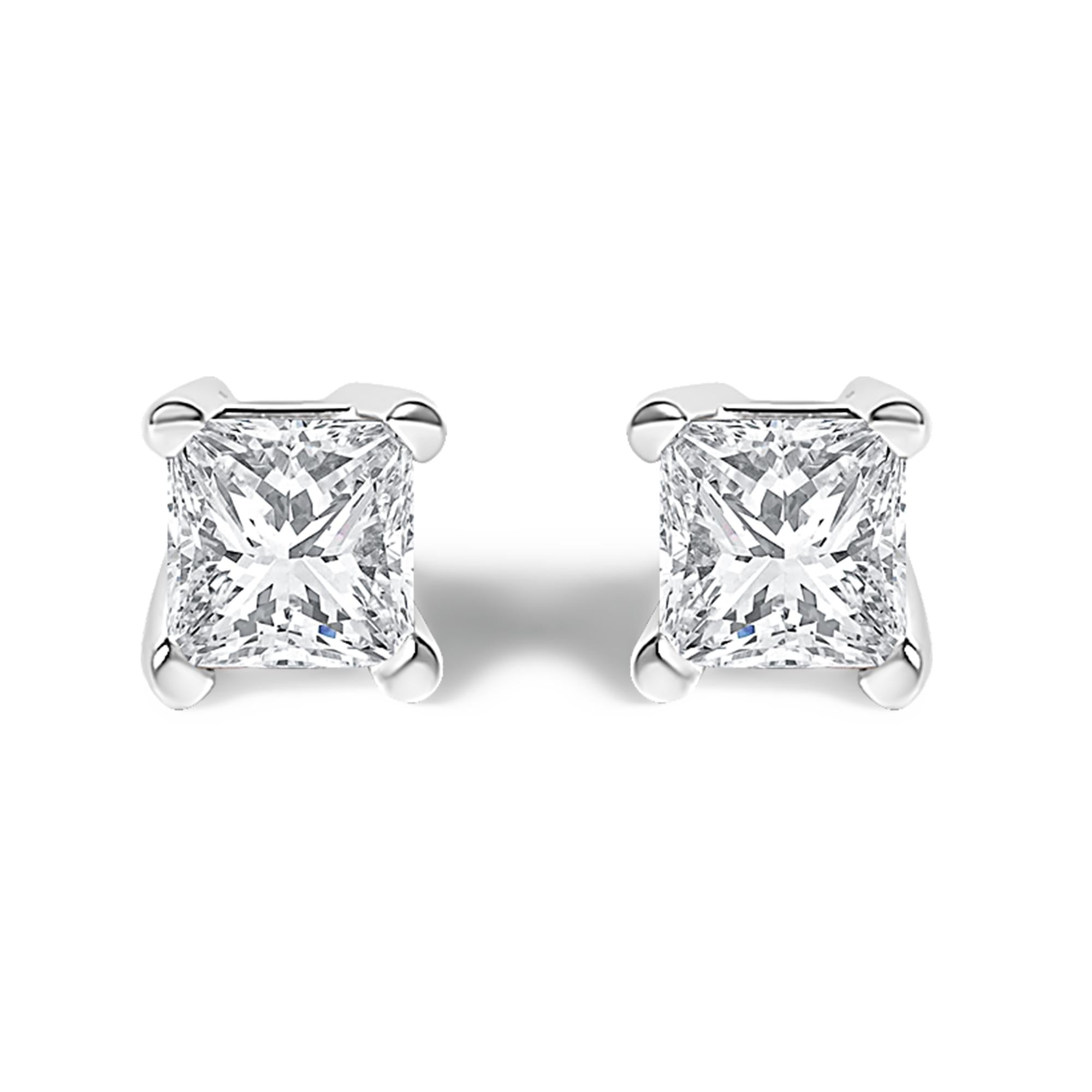Aretes de botón solitario con diamantes talla princesa de 1/4 ct. p.t. en plata de ley, foto 1