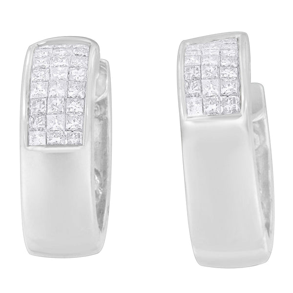Aretes de aro Huggie con diamantes talla princesa y de talla redonda de 1 1/8 ct. p.t. en oro blanco de 14K, foto 1