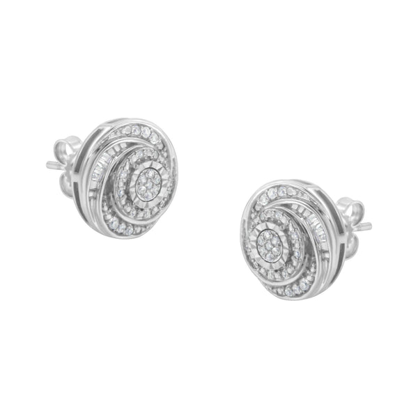 Aretes de botón de nudo de amor en espiral con diamantes baguette y redondos de 1/4 ct. p.t. en plata de ley, foto 1
