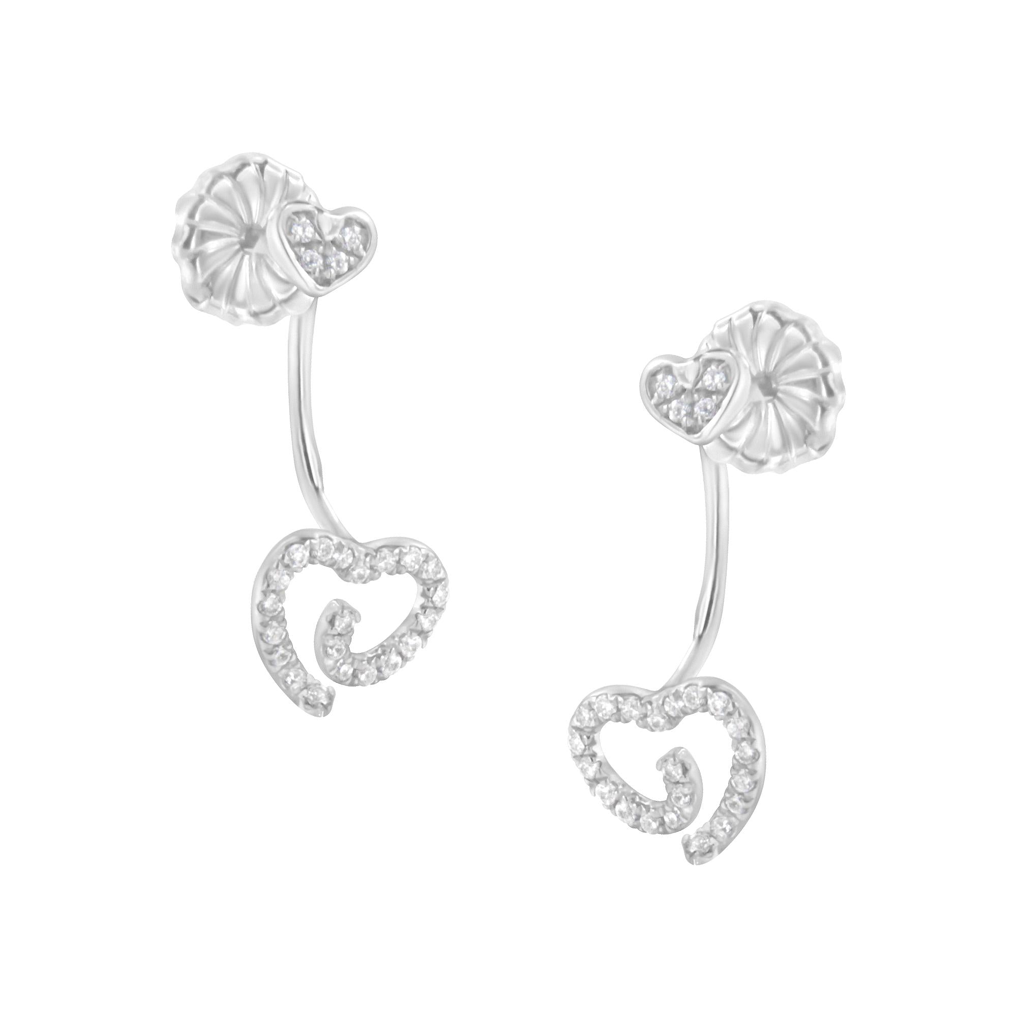 Aretes de frente y atrás de corazón con remolino y diamantes de 1/4 ct. p.t. en plata de ley, foto 1