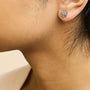 Aretes de botón cuadrados con diamantes redondos de 0.04 ct. p.t. en plata de ley, foto 3