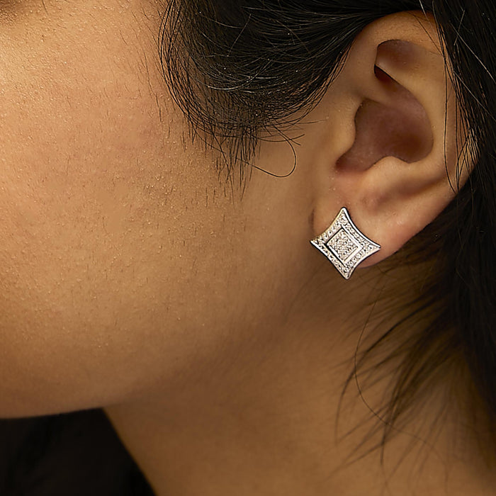Aretes de botón estilo halo de 4 piedras en forma de estrella de cuatro puntas con detalles de diamante en plata de ley, foto 6