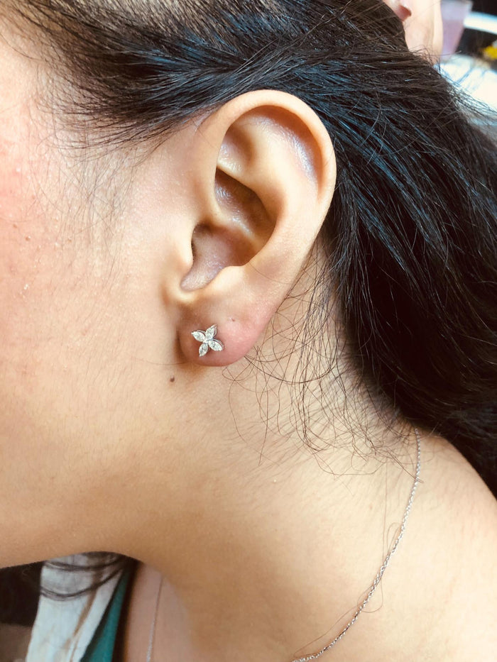 Aretes de botón de hoja floral de 8 piedras con diamantes talla marquesa en oro de 14K, foto 16