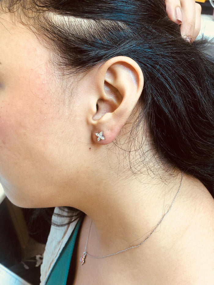 Aretes de botón de hoja floral de 8 piedras con diamantes talla marquesa en oro de 14K, foto 17