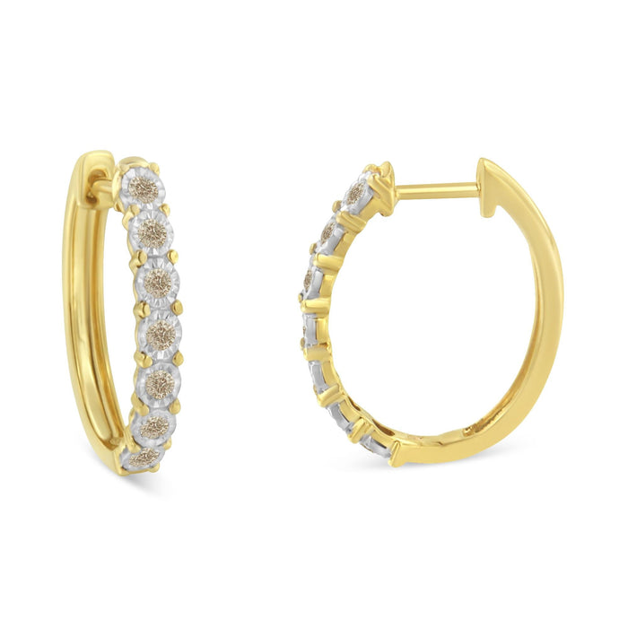 Aretes de aro con diamantes de 1/2 ct. p.t. en oro de dos tonos de 10K, foto 2