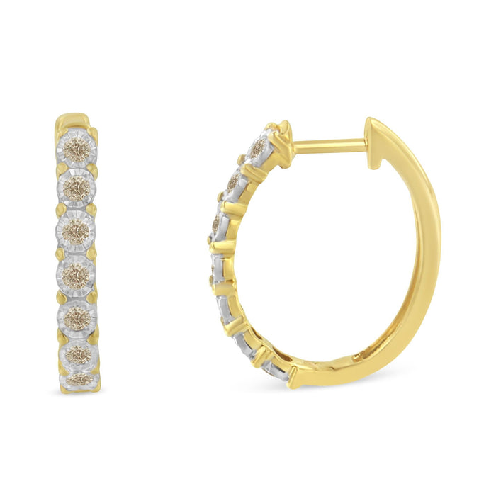 Aretes de aro con diamantes de 1/2 ct. p.t. en oro de dos tonos de 10K, foto 4
