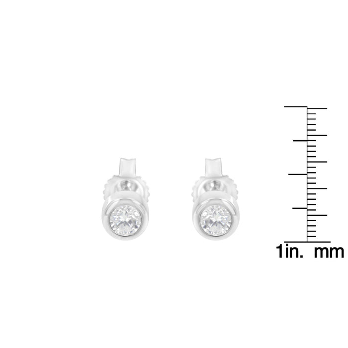 Aretes de botón de bisel con diamantes redondos casi incoloros de 1/5 ct. p.t. en oro de 10K, foto 12