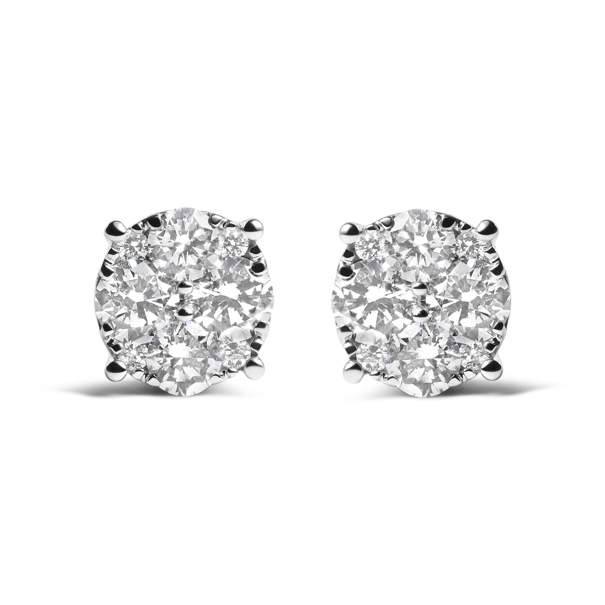 Aretes de botón de racimo con diamantes cultivados en laboratorio de 2 ct. p.t. en oro blanco de 14K, foto 1