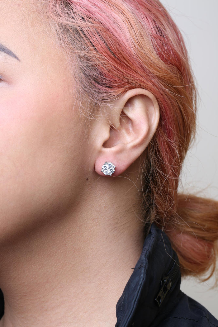 Aretes de botón de racimo con diamantes cultivados en laboratorio de 2 ct. p.t. en oro blanco de 14K, foto 3