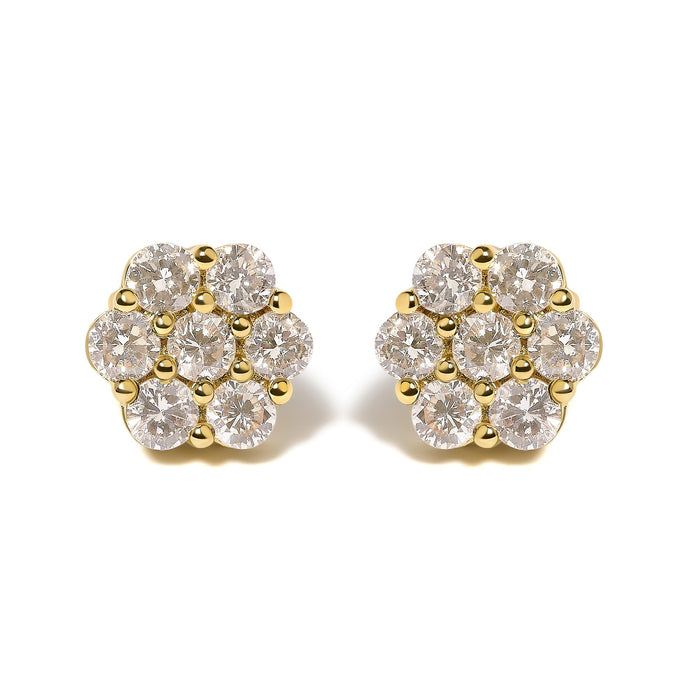 Aretes de botón de racimo floral con diamantes redondos de 3 ct. p.t. en oro amarillo de 14K, foto 1