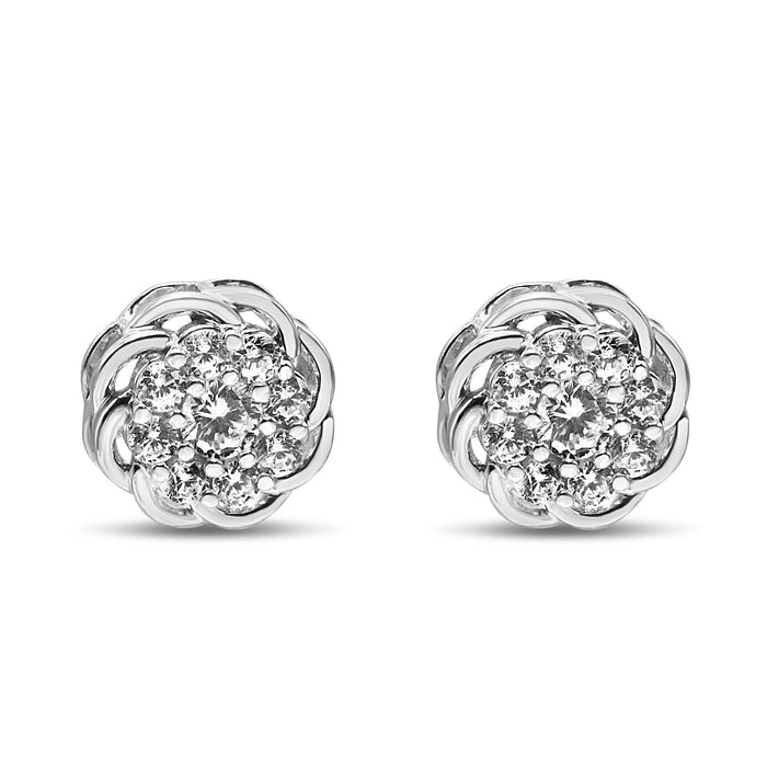 Aretes de botón de racimo calados con halo floral y diamantes redondos de 1/2 ct. p.t. en plata de ley, foto 1