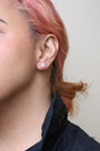 Aretes de botón solitarios con diamantes talla esmeralda cultivados en laboratorio de 2 ct. p.t. en oro blanco de 14K, foto 3
