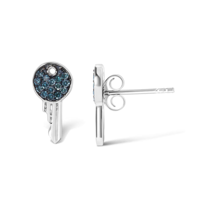 Aretes de botón con motivo de llave con diamantes azules de 1/6 ct. p.t. en plata de ley, foto 4