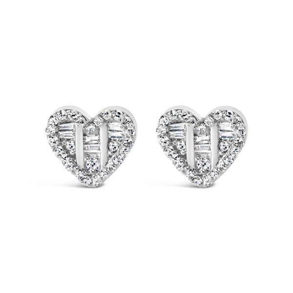 Aretes de botón compuestos en forma de corazón con diamantes redondos y baguette de 1/2 ct. p.t. en plata de ley, foto 1