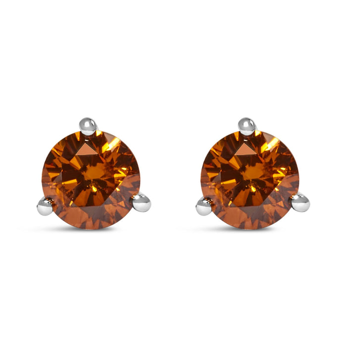Aretes de botón de 3 garras con diamantes de colores cultivados en laboratorio de 1/2 ct. p.t. en oro blanco de 14K, foto 1