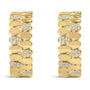 Aretes de aro en J con eslabón de pera pavé y diamantes de 3/8 ct. p.t. en plata de ley bañada en oro amarillo de 14K, foto 2