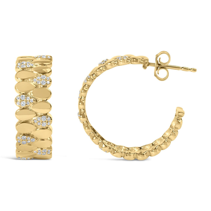Aretes de aro en J con eslabón de pera pavé y diamantes de 3/8 ct. p.t. en plata de ley bañada en oro amarillo de 14K, foto 4