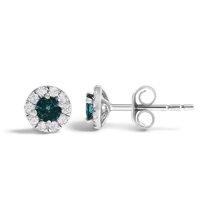 Aretes de botón de halo con diamantes azules tratados y blancos de 1/3 ct. p.t. en plata de ley, foto 4