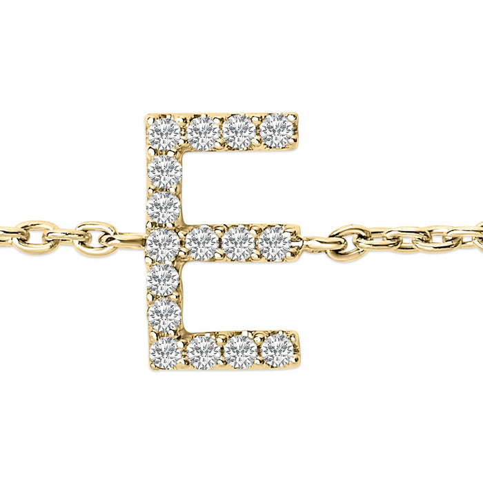 Pulsera de eslabones con dije de inicial A-Z y detalle de diamante en oro amarillo de 10K