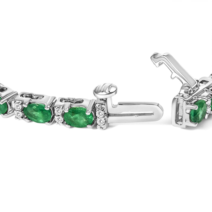 Pulsera tenis alterna con esmeralda verde ovalada y diamantes en oro blanco de 14K, foto 2