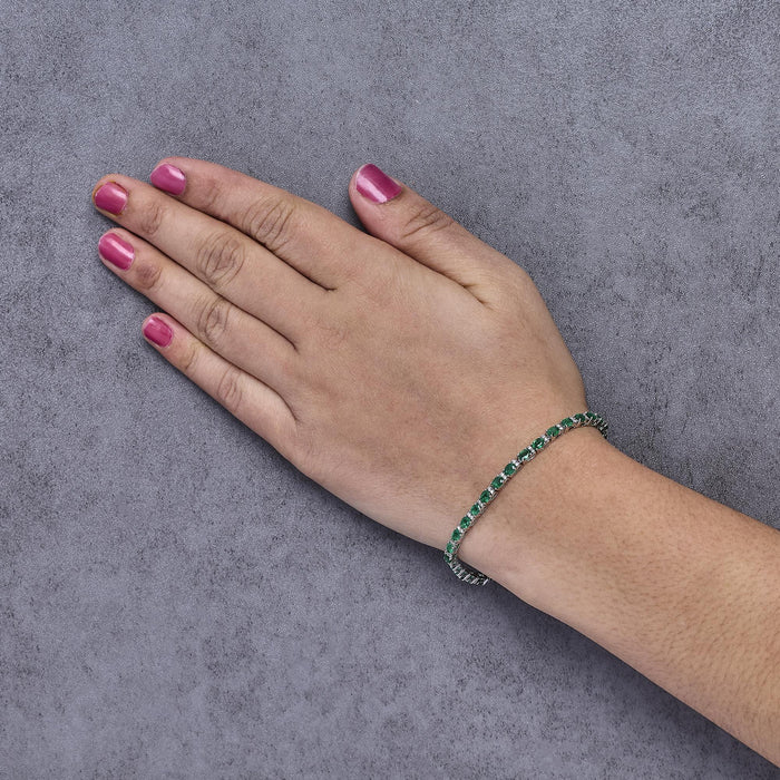 Pulsera tenis alterna con esmeralda verde ovalada y diamantes en oro blanco de 14K, foto 3