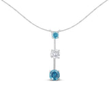 Collar con colgante de diamantes blancos y azules tratados de 1 1/2 ct. p.t. en oro blanco de 14K