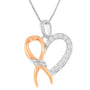 Collar con colgante de corazón y listón con diamantes redondos de 1/5 ct. p.t. en plata de ley de dos tonos, foto 2