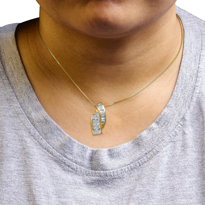 Collar con colgante doble curvo con diamantes talla princesa y baguette de 1 1/3 ct. p.t. en oro amarillo de 14K, foto 3