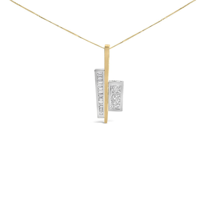 Collar con colgante de llave con diamantes baguette princesa de 1 7/8 ct. p.t. en oro amarillo y blanco de 18K, foto 2