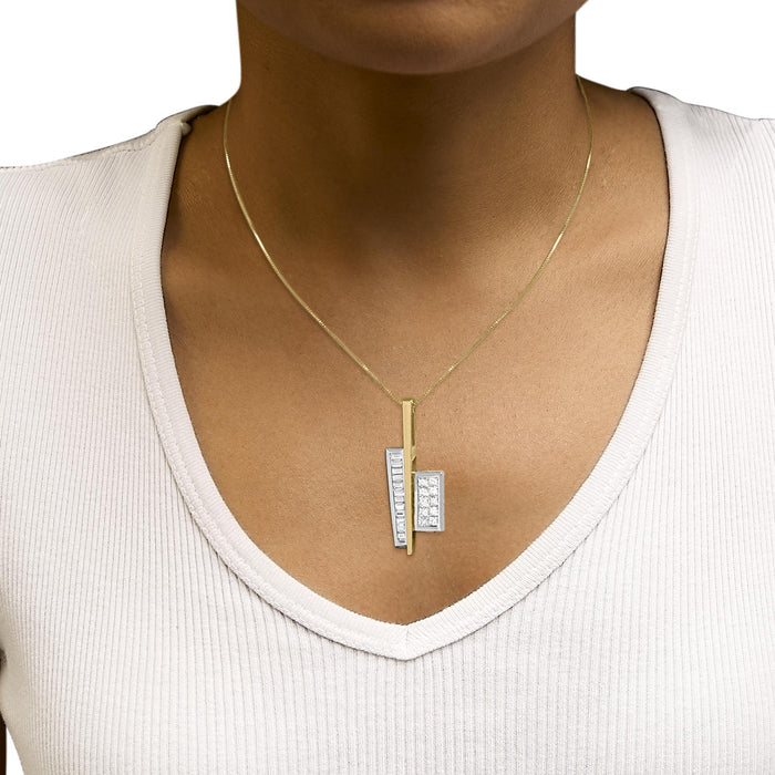 Collar con colgante de llave con diamantes baguette princesa de 1 7/8 ct. p.t. en oro amarillo y blanco de 18K, foto 3