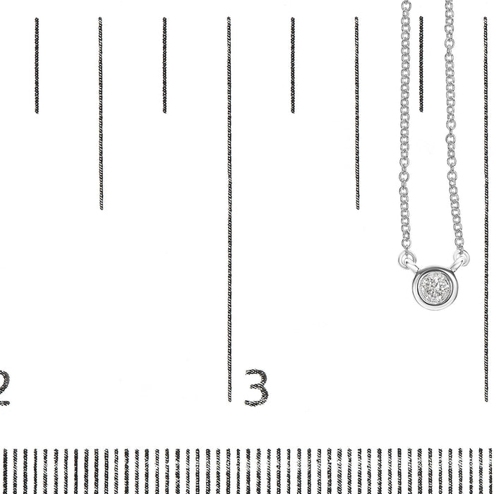 Collar con colgante solitario moderno de bisel con diamante redondo talla brillante en oro de 10K