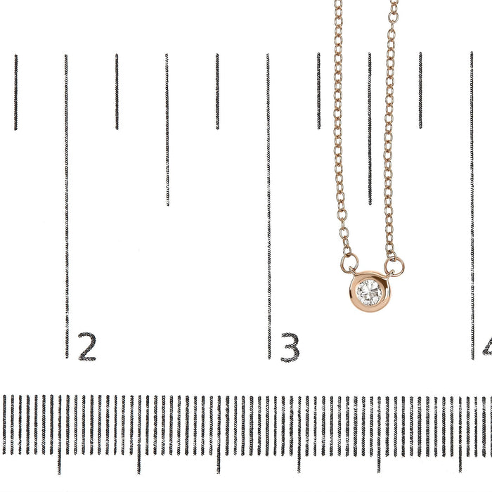 Collar con colgante solitario moderno de bisel con diamante redondo talla brillante en oro de 10K