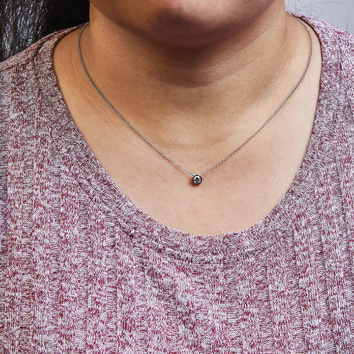 Collar con colgante solitario ajustable de bisel con diamante redondo de 0.3 ct. p.t. certificado por AGS en oro de 10K, foto 3