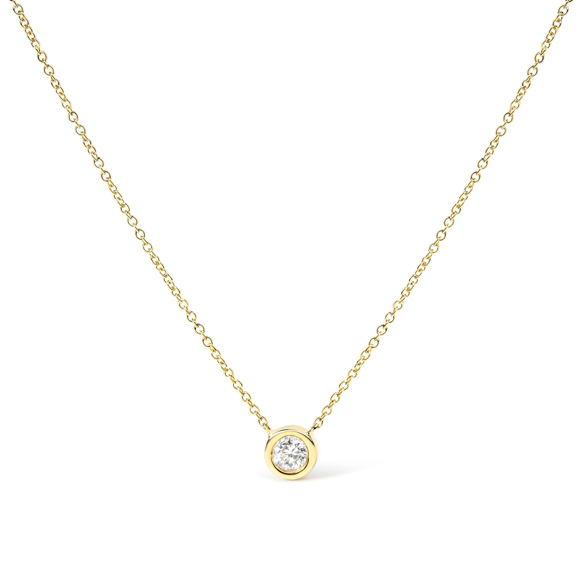 Collar con colgante solitario moderno de bisel con diamante redondo talla brillante en oro de 10K, foto 5