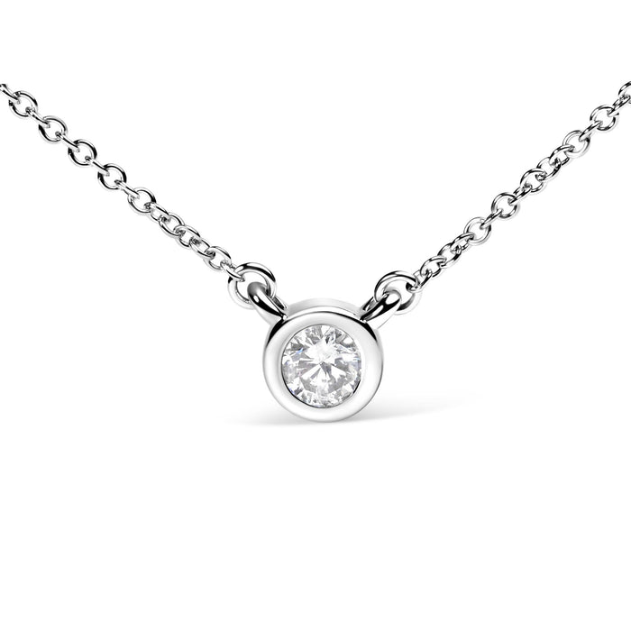 Collar con colgante solitario moderno de bisel con diamante redondo talla brillante en oro de 10K, foto 15