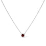 Collar con colgante solitario de bisel con diamante rojo cultivado en laboratorio de 1/2 ct. p.t. en oro blanco de 14K, foto 2