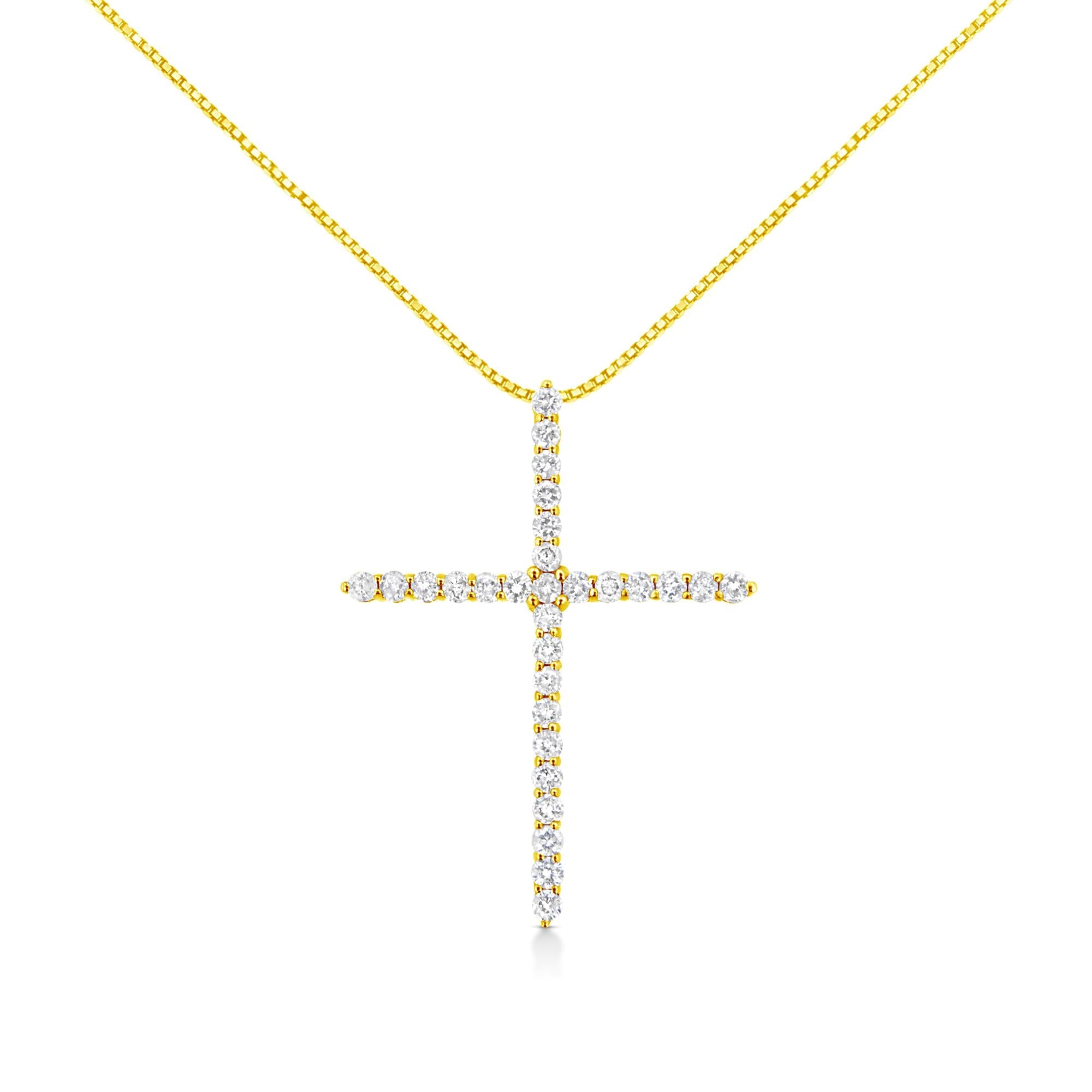Collar con colgante de cruz de garras con diamantes redondos de 3 ct. p.t. en plata de ley bañada en oro amarillo de 10K, color J-K, claridad I1-I2, 18 pulg., foto 1