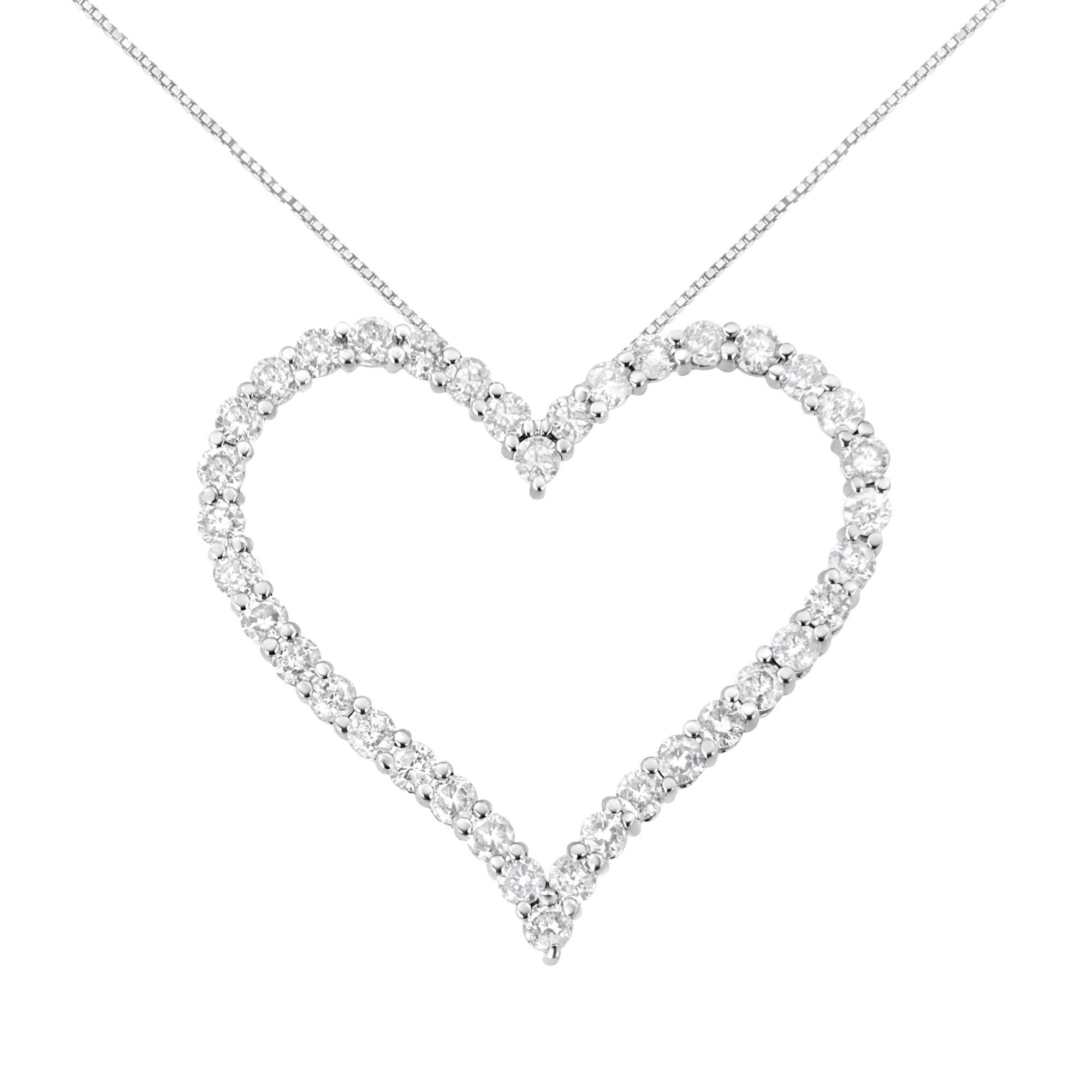 Collar con colgante de corazón calado con diamantes redondos de 3 ct. p.t. en plata de ley, foto 1