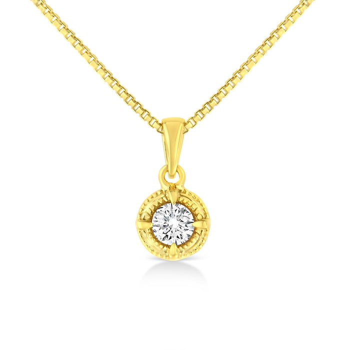 Collar con colgante solitario milgrain con diamante de talla brillante en plata de ley bañada en oro amarillo de 14K, foto 1
