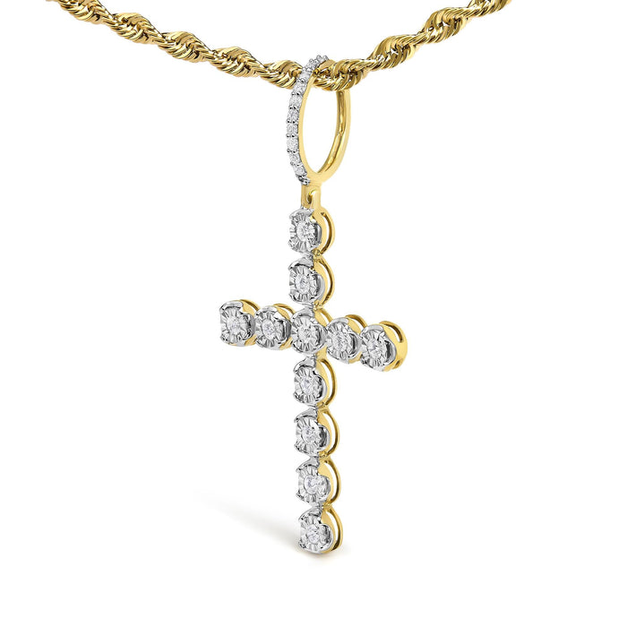Collar con colgante de cruz de círculos Miracle-Set para hombre con diamantes de 5/8 ct. p.t. en oro amarillo de 10K, foto 4