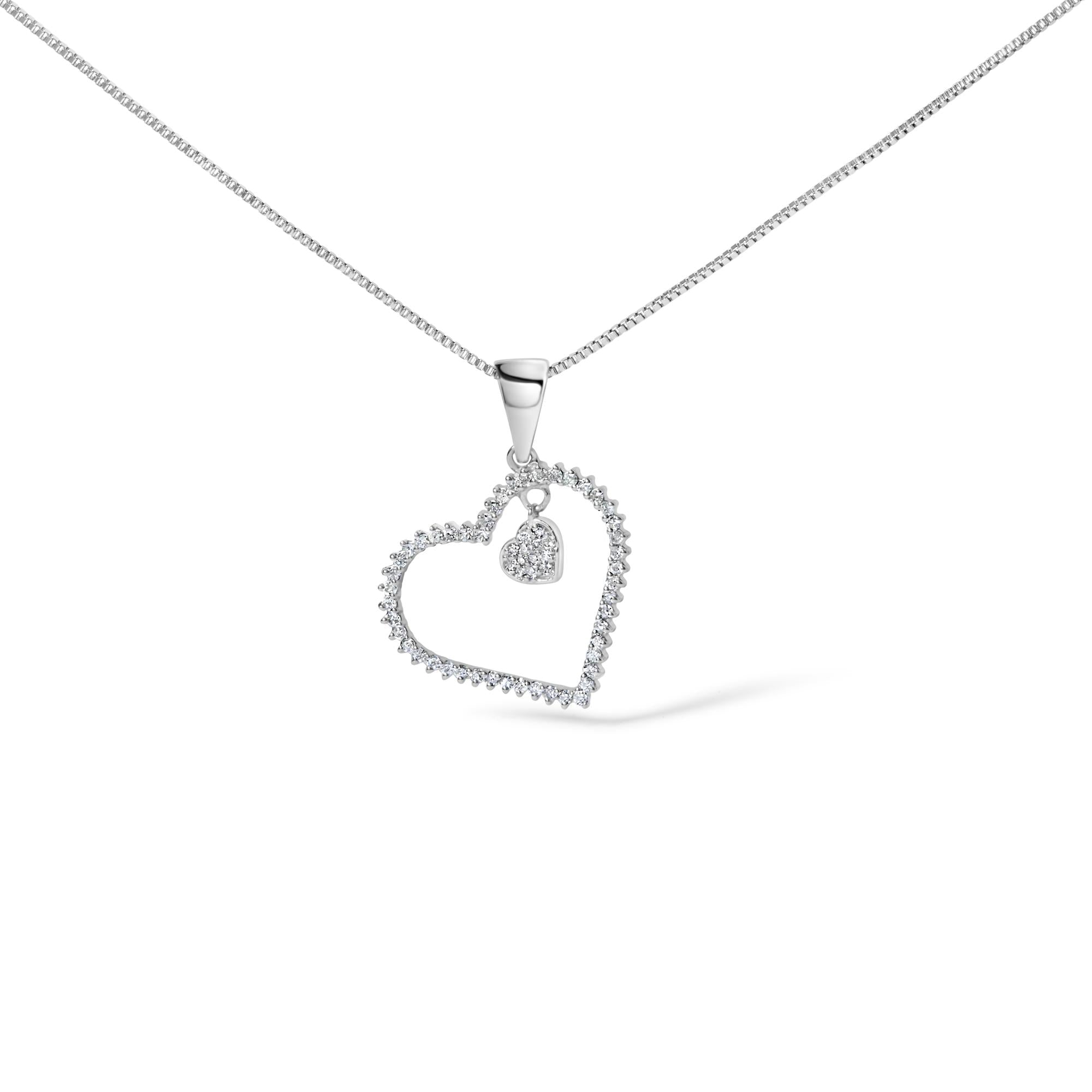 Collar con colgante de corazón con diamantes de 1/3 ct. p.t. en plata de ley, foto 1
