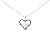 Collar con colgante de corazón con diamantes azules tratados de 1/10 ct. p.t. en plata de ley