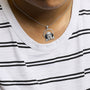 Collar con colgante de perro beagle y hueso con diamantes negros tratados y blancos de 1/4 ct. p.t. en plata de ley, foto 3