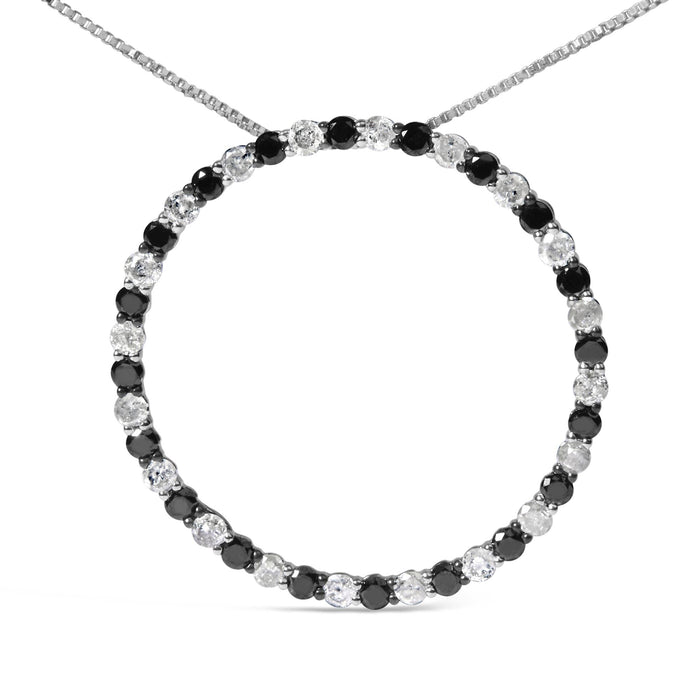 Collar con colgante de círculo calado de aro con diamantes negros y blancos alternados de 2 ct. p.t. en plata de ley, foto 2
