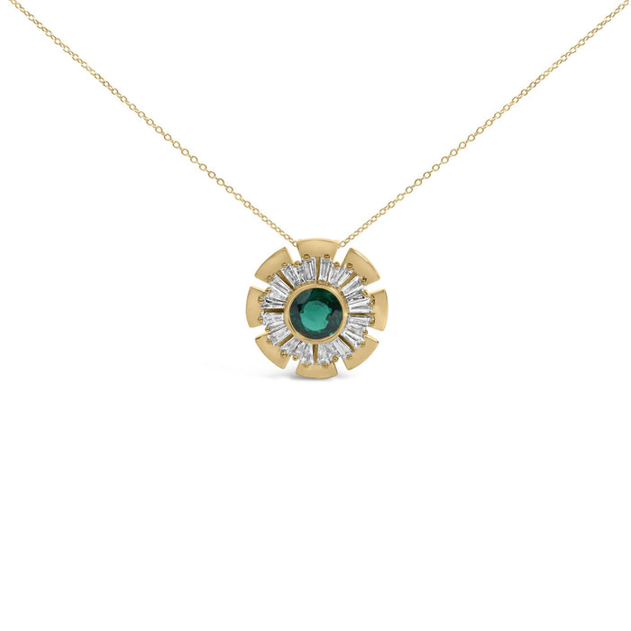 Collar con medallón con esmeralda cultivada en laboratorio y diamantes en plata de ley bañada en oro amarillo de 14K, foto 1