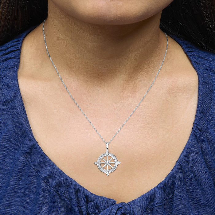Collar con colgante de medallón de brújula con diamantes de 3/4 ct. p.t. en plata de ley, foto 3
